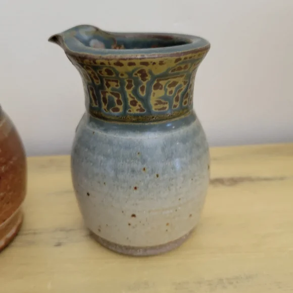 Signed Stoneware Creamer and sugar bowl - Picture 3 of 10